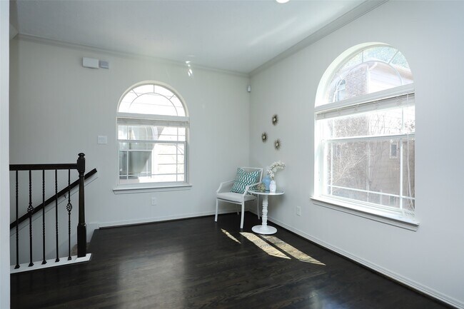 Building Photo - 1311 Bingham St