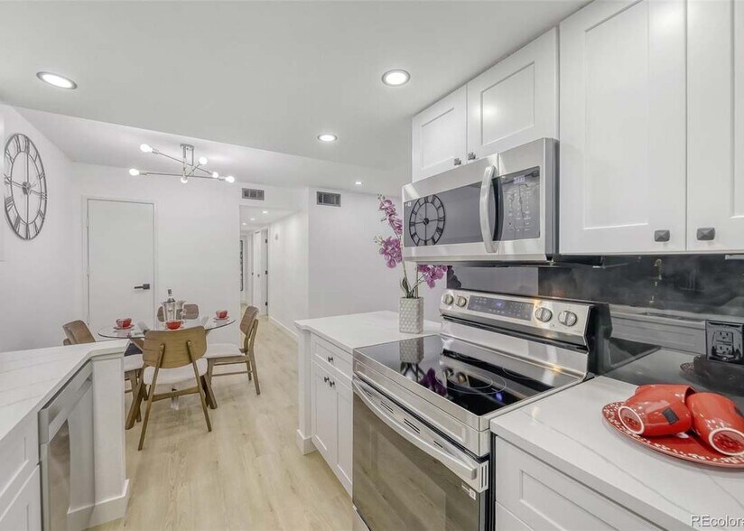 Building Photo - 4400 S Quebec St