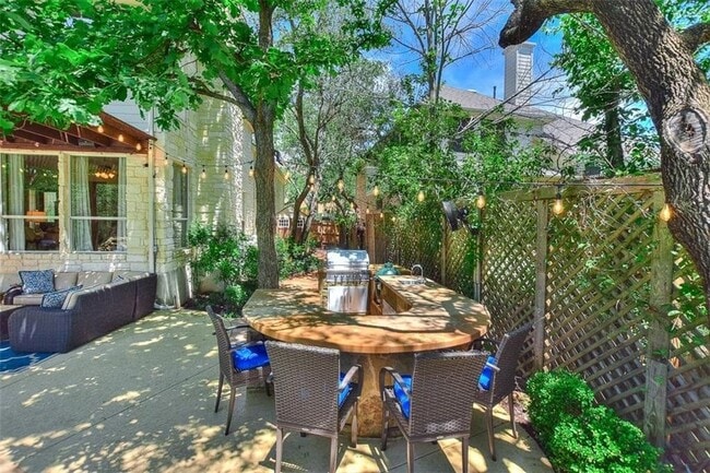 Building Photo - 9556 Indigo Brush Dr