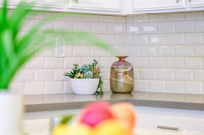 Building Photo - 5476 Summerfield Dr