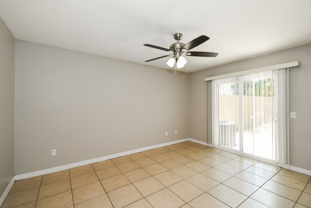 Building Photo - 1834 Manitoba Ct N