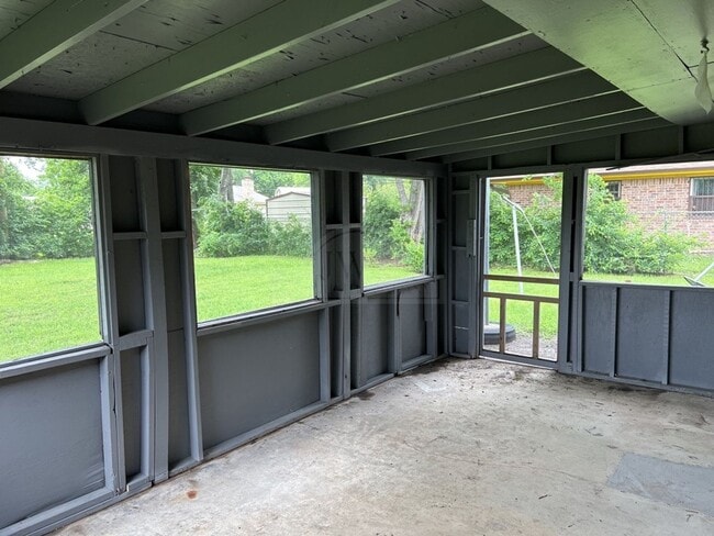 Building Photo - 2103 Omega Cir