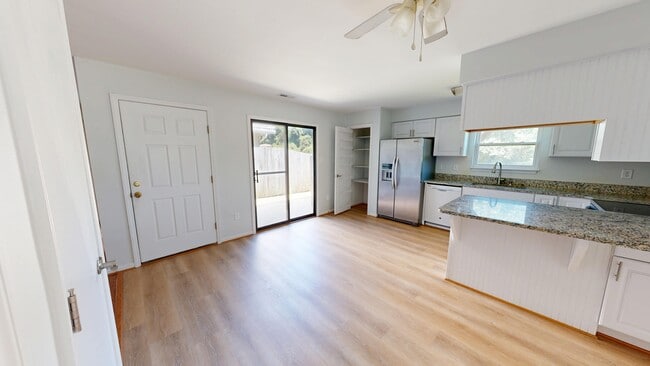 Building Photo - 606 Angler Way