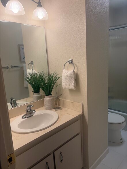 Building Photo - 1505 42nd Ave