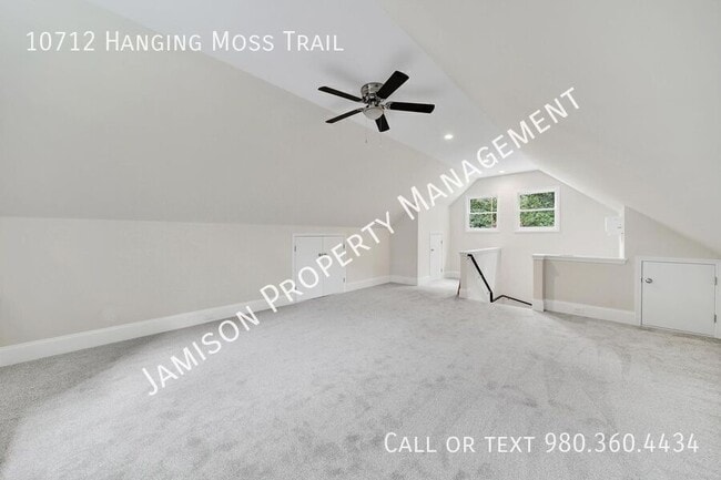 Building Photo - 10712 Hanging Moss Trail