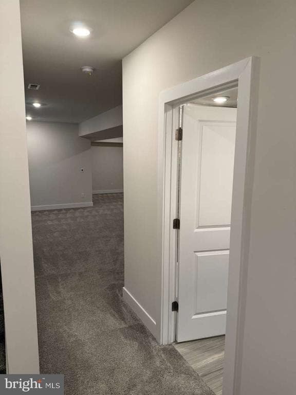 Building Photo - 704 Peony Ln