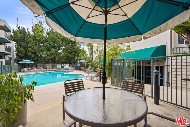 Building Photo - 4501 Cedros Ave