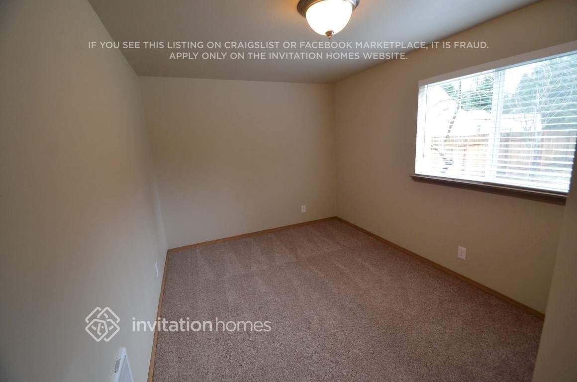 Building Photo - 4200 176th Pl NE