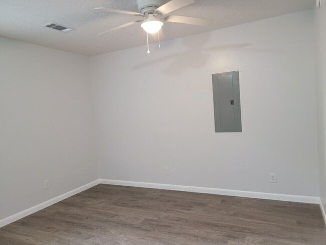 Building Photo - 966 Grayton Rd