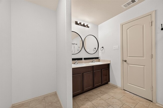 Building Photo - 23718 Water Hickory Dr