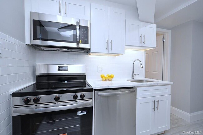 Building Photo - 105 Garth Rd