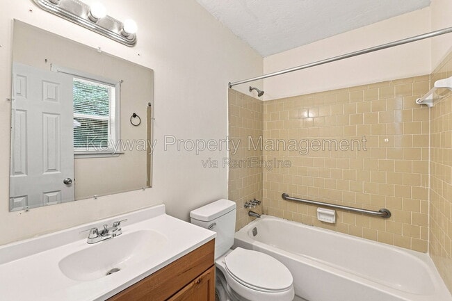 Building Photo - 3487 Postell Dr