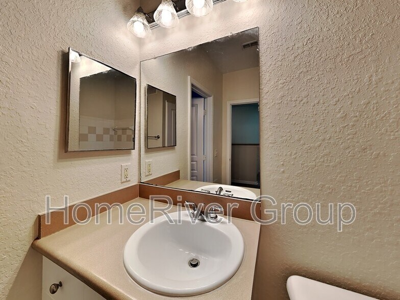 Building Photo - 9312 Crescent Loop Cir