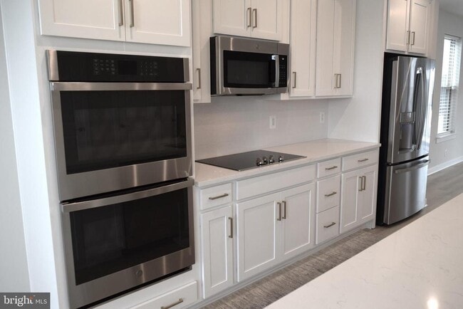 Building Photo - 13542 Innovation Station Lp