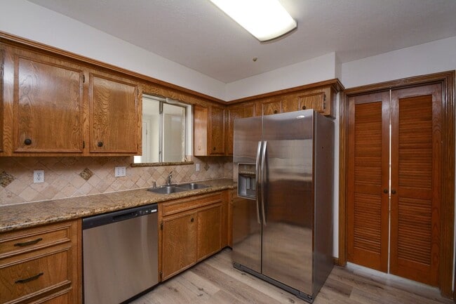 Building Photo - 10811 Vickijohn Ct