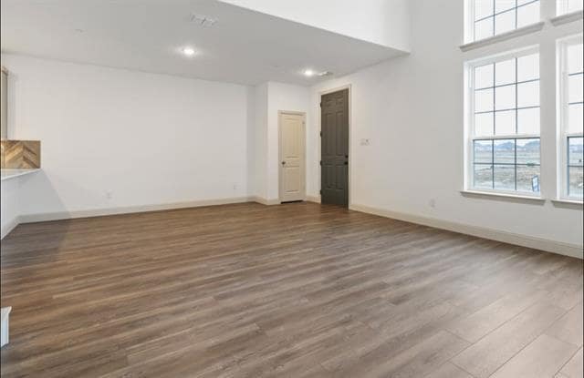 Building Photo - 11444 Sugarlands Dr