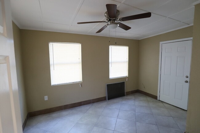 Building Photo - 4124 Flamingo Dr