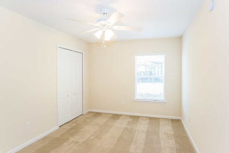 Building Photo - 4143 Sherman Hills Pkwy W