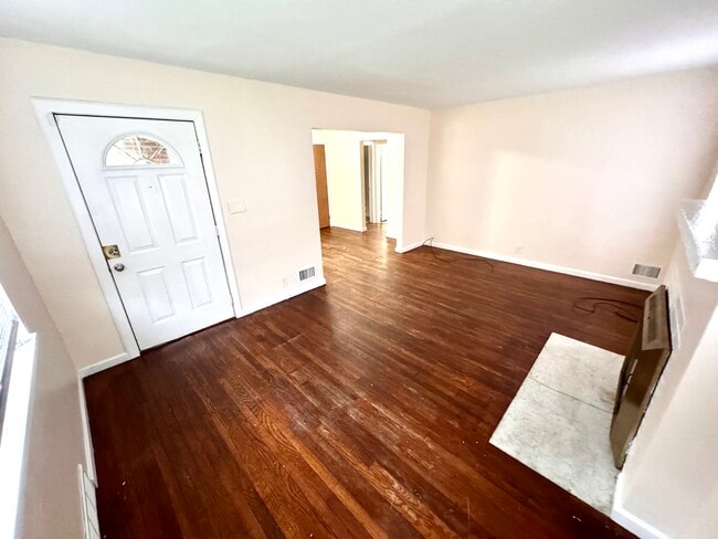 Building Photo - 3503 Stanford Pl