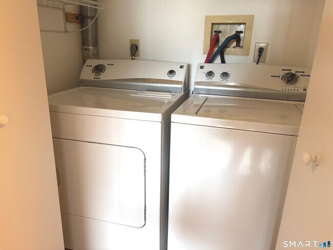 Building Photo - 27 Crows Nest Ln