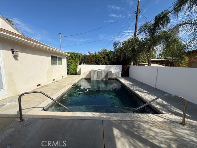 Building Photo - 5906 Graves Ave