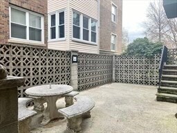 Building Photo - 128 Salem St