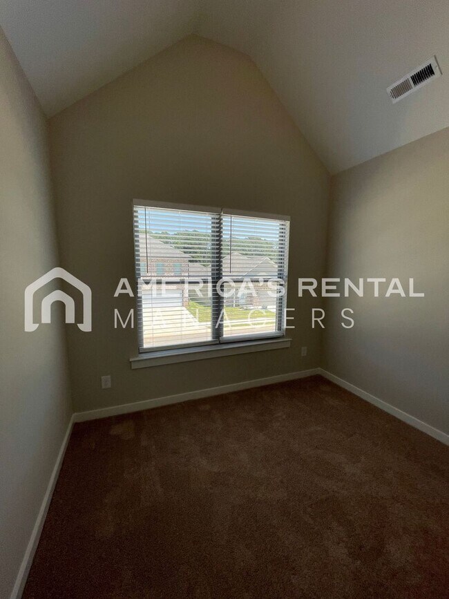 Building Photo - Home for Rent in Cullman, AL!! Available to View Now!!! SIGN A 13 MONTH LEASE BY 01/15/26 TO RECE...