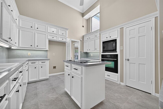 Building Photo - 4132 Deerfield Village Dr