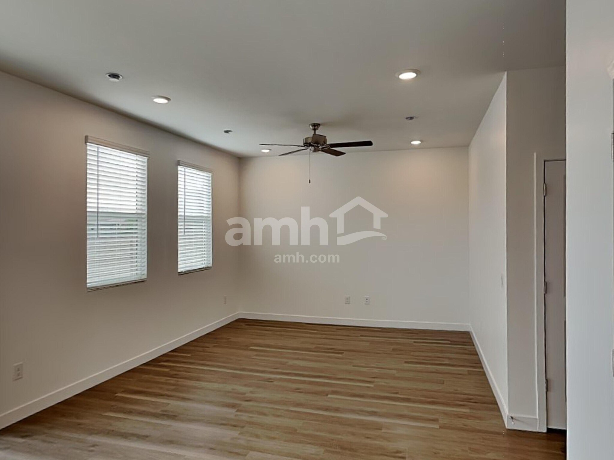 Building Photo - 9543 E Friedel Dr