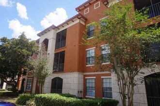 Building Photo - Newly Remodeled 1/1 in Serenata @ Metrowest