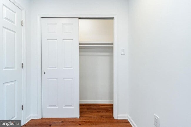 Building Photo - 32 E Elm St