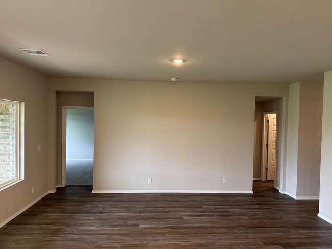 Building Photo - Brand New 4 Bedroom in Bixby