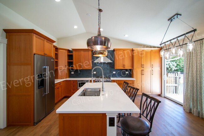 Building Photo - Beautiful 4-Bedroom Home in Southeast Fort Collins!