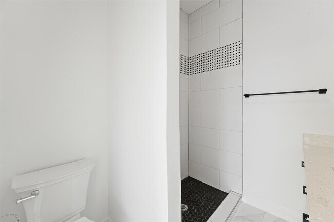 Building Photo - 225 Royder St