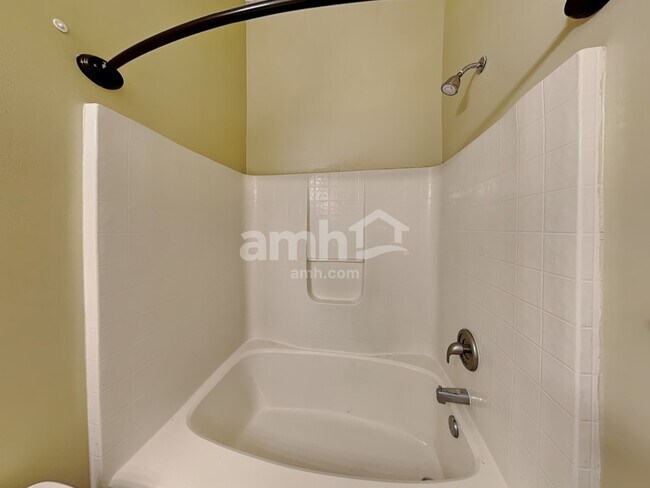 Building Photo - 3052 Teton Dr