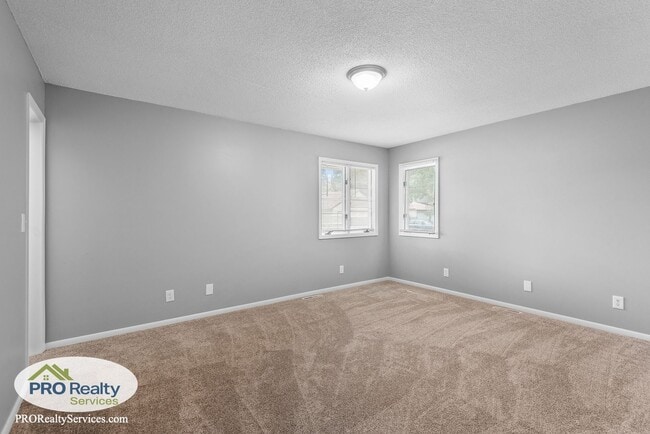 Building Photo - 5 Bedroom Home in Crystal