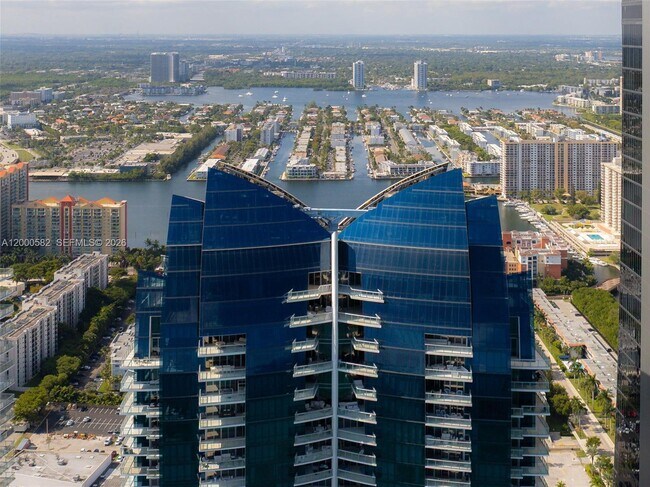 Building Photo - 17121 Collins Ave