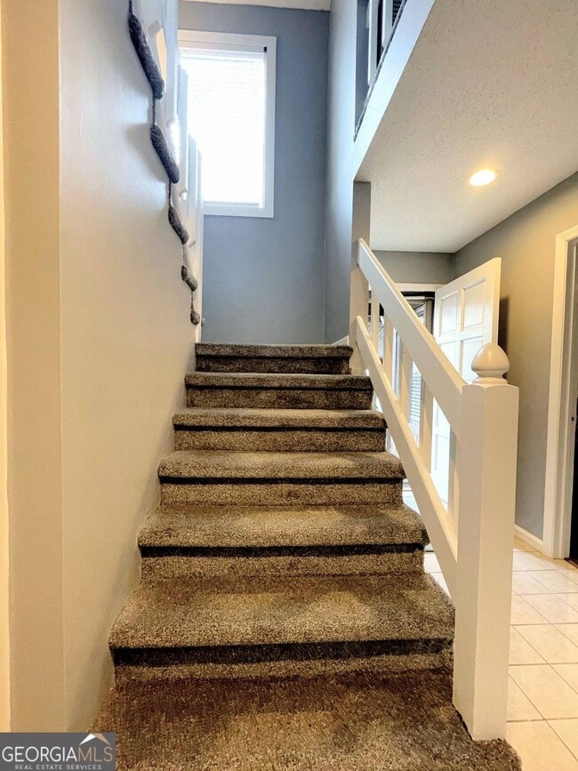 Building Photo - 94 Cobblestone Creek