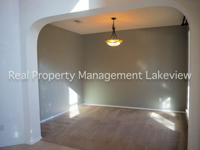 Building Photo - 7500 Waterside Pl