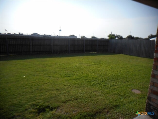 Building Photo - 106 Gemini Ct