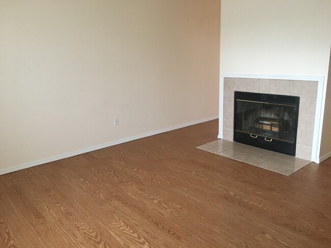 Building Photo - Charming Rambler