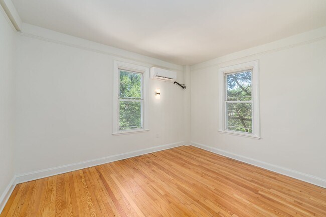 Building Photo - 2-Bedroom plus Office/Den, 1-Bathroom Apartment with Porch near JHU