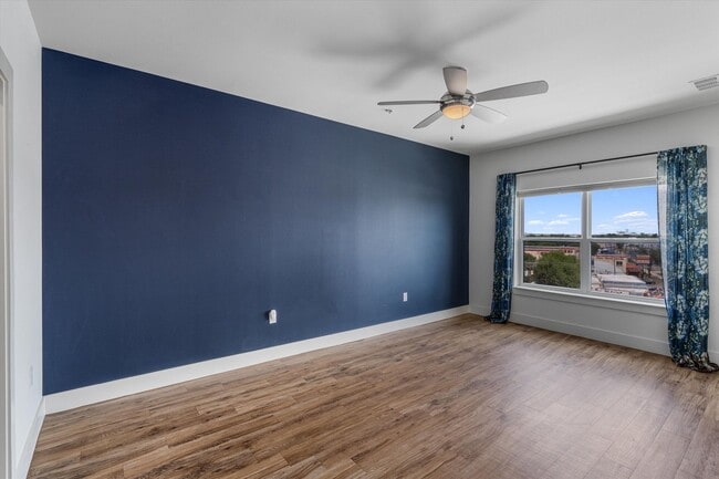 Building Photo - Luxury Burnet Road Condominium For Rent