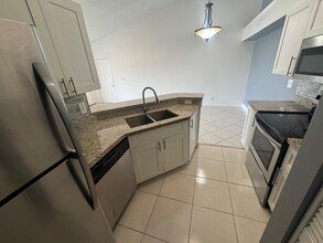 Building Photo - 9999 Summerbreeze Dr