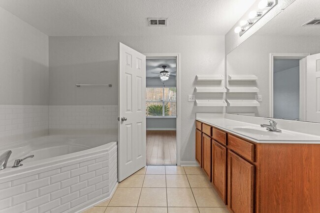 Building Photo - 10926 Acorn Canyon