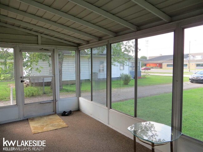 Building Photo - 18270 Sycamore St