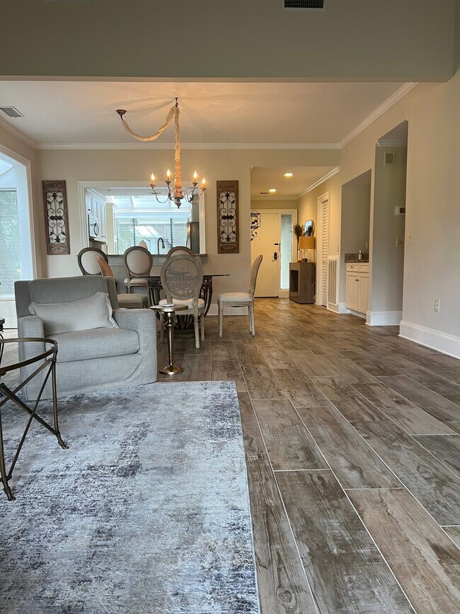 Building Photo - 60 Carnoustie Rd