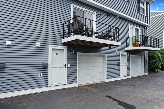 Building Photo - 1221 Pawtucket Blvd