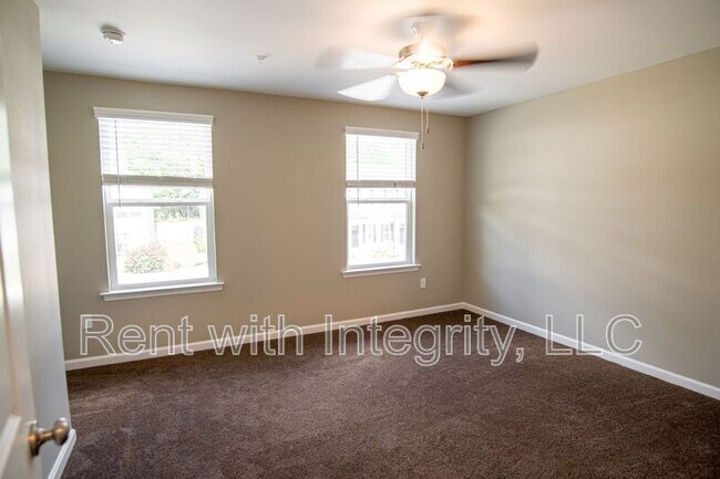 Building Photo - 2200 Del Carmel Way