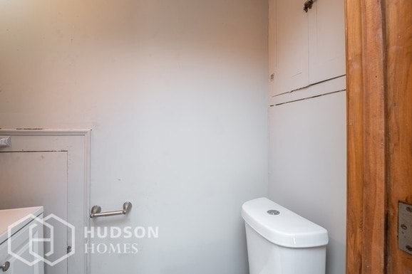 Building Photo - AVAILABLE NOW! - 340 W MAPLE STREET, DESHL...